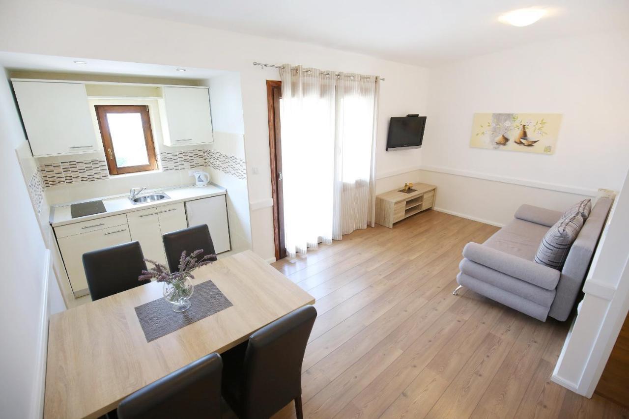 Apartmani Dane Sukošan Εξωτερικό φωτογραφία