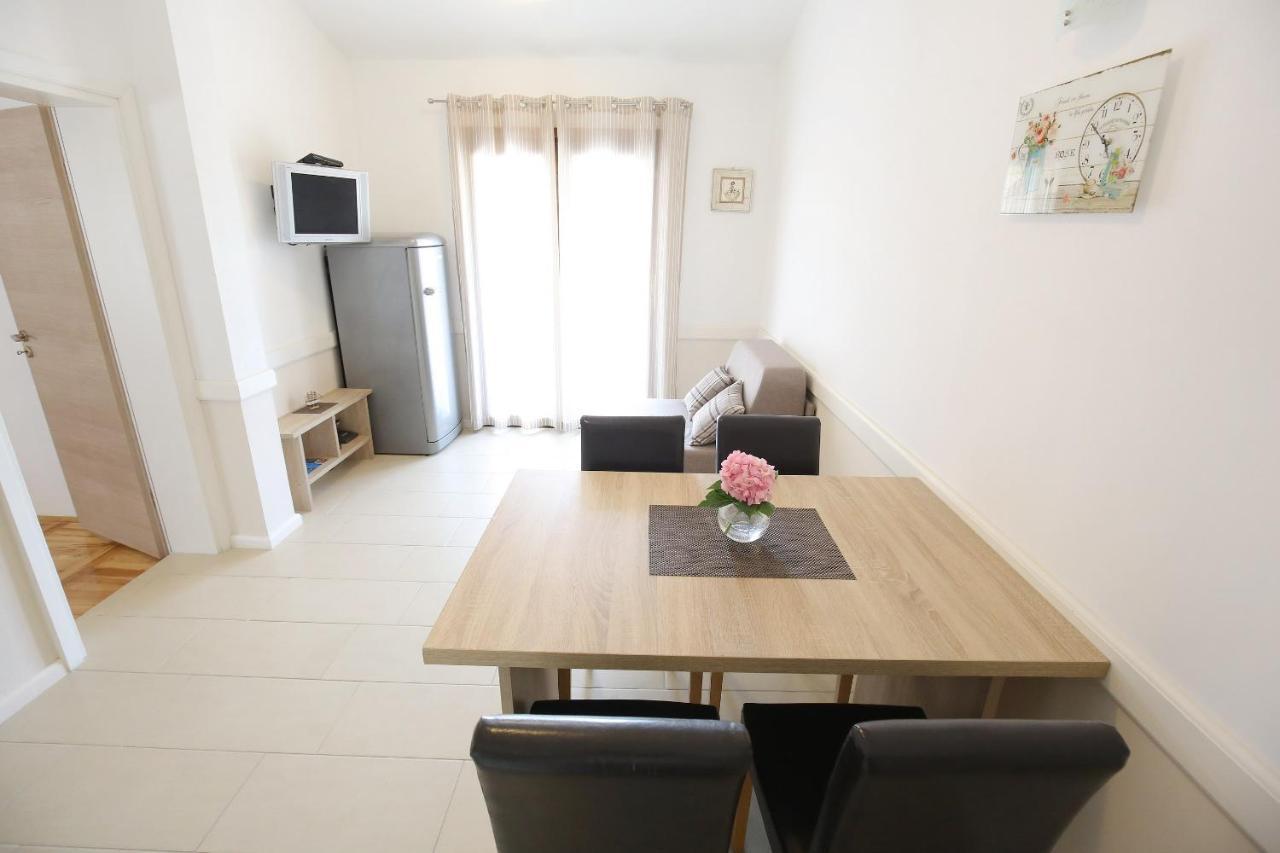 Apartmani Dane Sukošan Εξωτερικό φωτογραφία